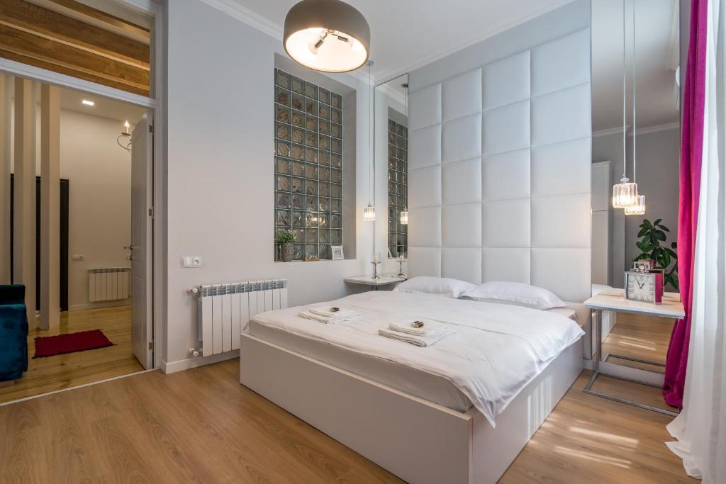 Irina's cozy apartment #21 room 1