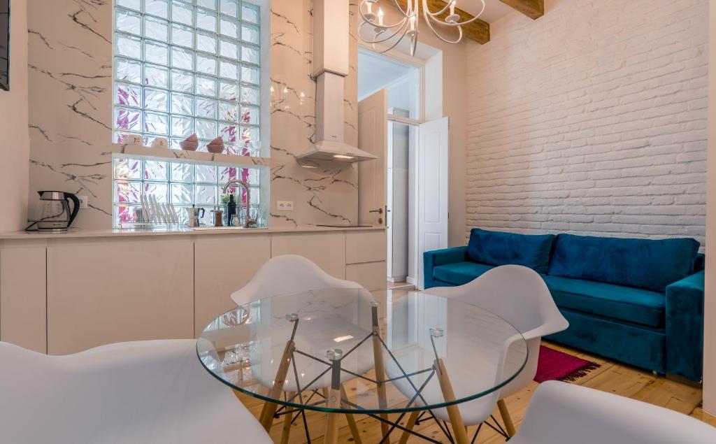 Irina's cozy apartment #21 room 3